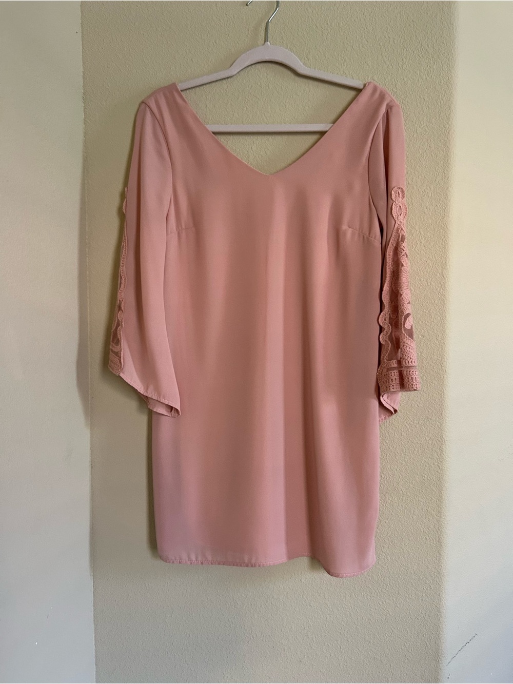 Boho Lace-Sleeve V-Neck Dress in Blush Pink